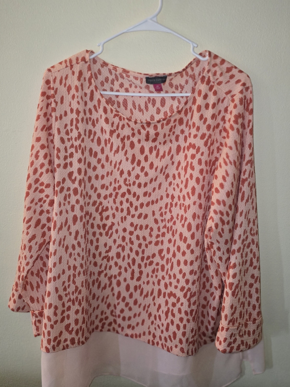 Vince Camuto Peach-Pink Animal Print Layered Hem Sweatshirt